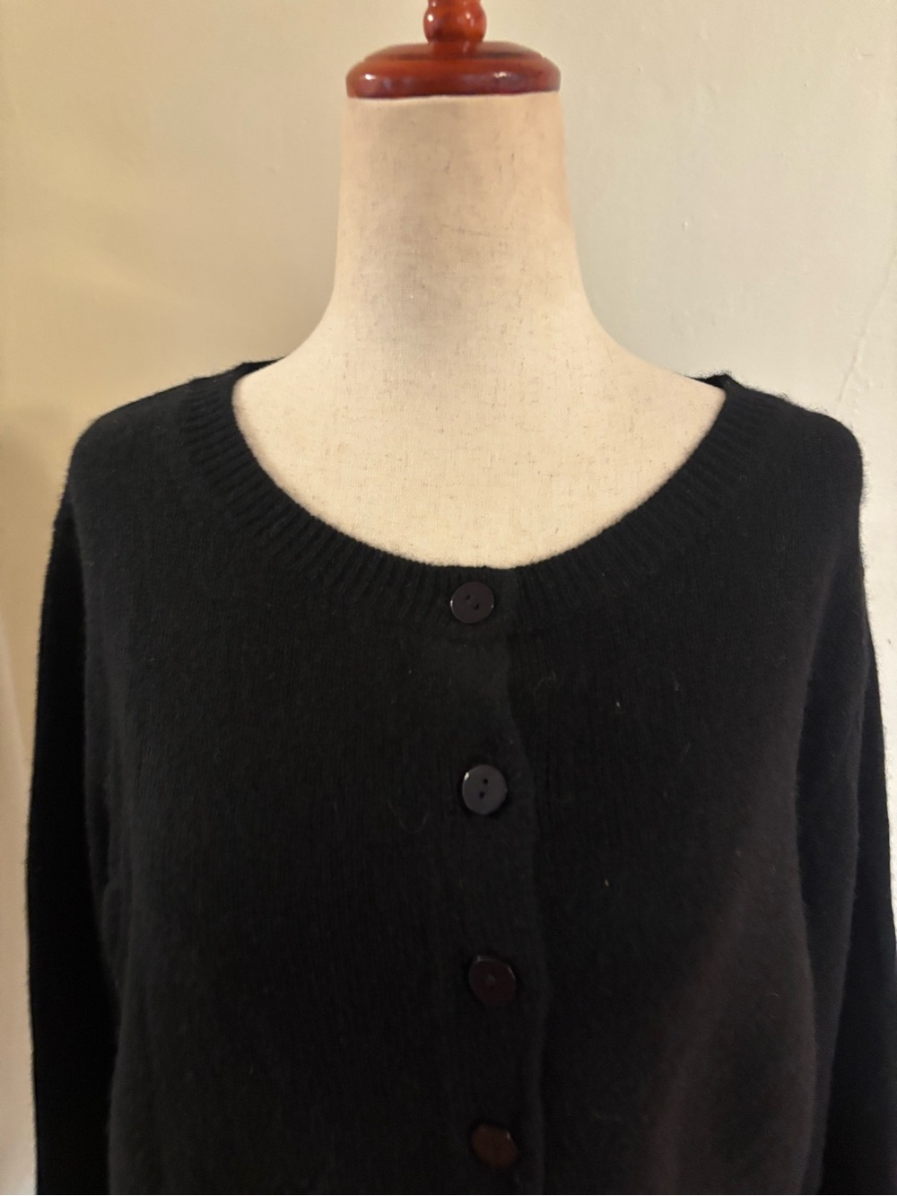 Quince Women’s Mongolian Cashmere Cropped Crew Cardigan Black large NWT - Picture 6 of 9